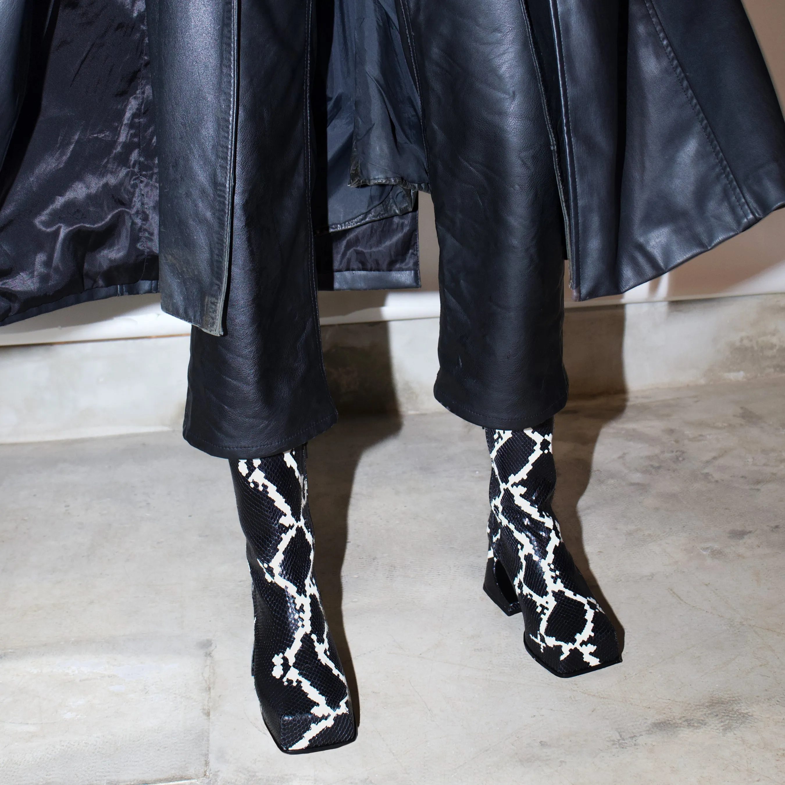Black Snow Roxy Boots