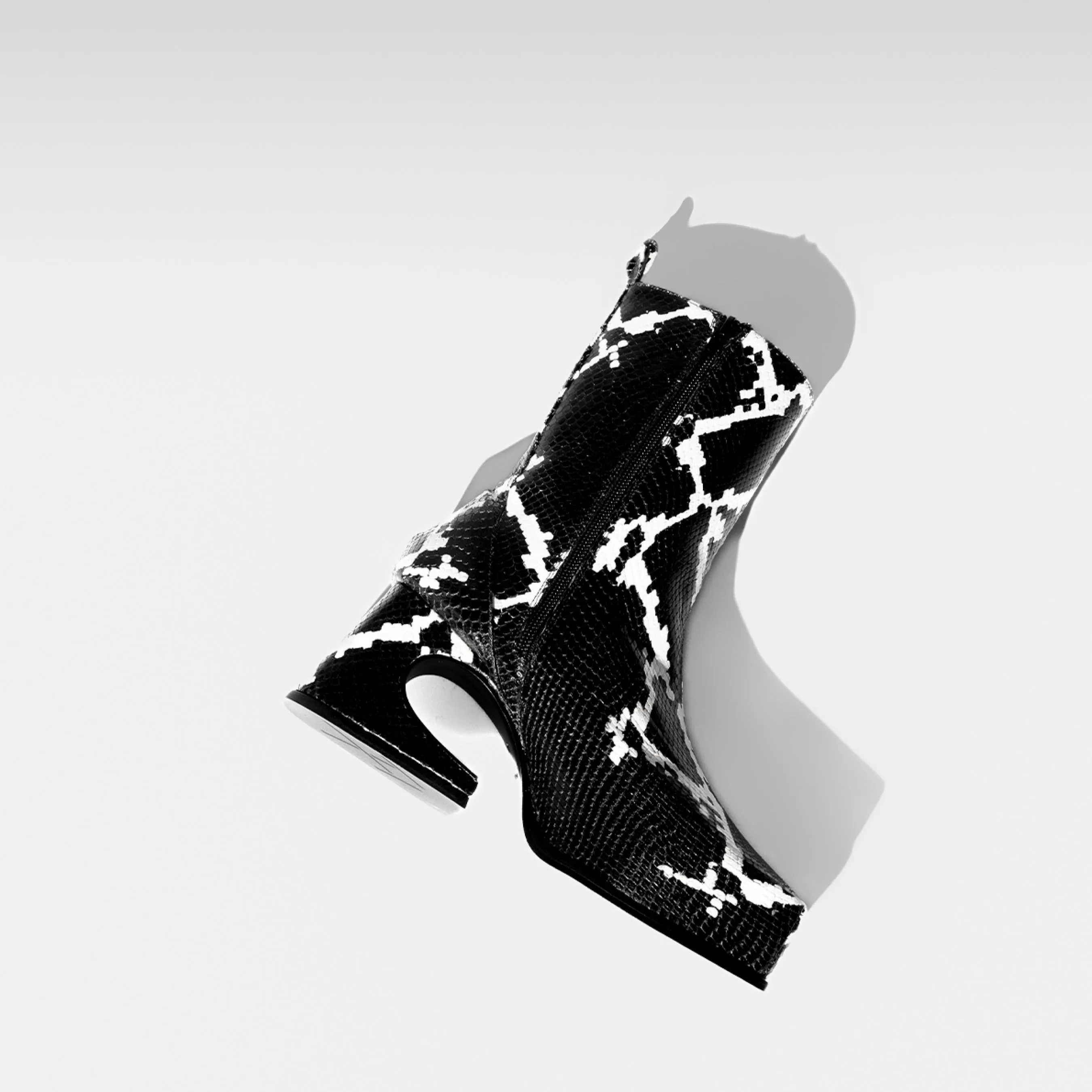Black Snow Roxy Boots