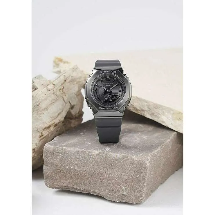 CASIO G-SHOCK MID-SIZE MODEL METAL COVERED BLACK & GREY LADIES WATCH GM-S2100B-8AJF