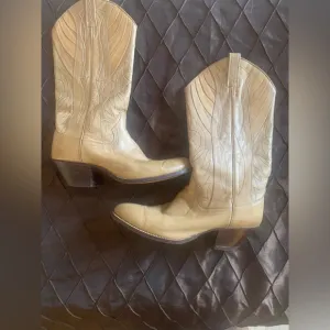 Dan Post Western Boots size 7.5  -Beige Super soft comfy