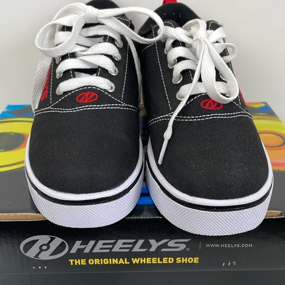 Heelys Boys Youth Size 5 Roller Shoes Black Red