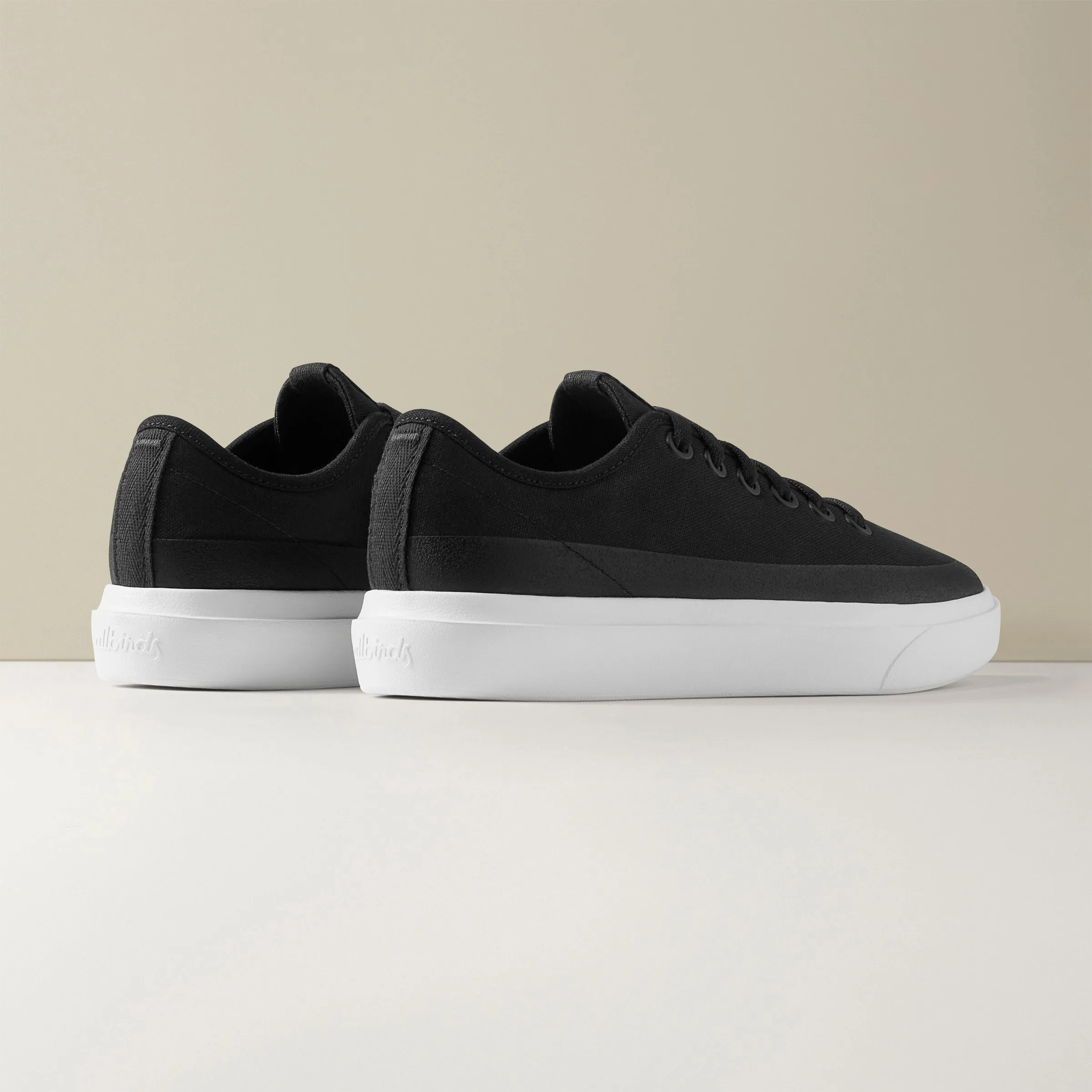 Men's Canvas Pipers