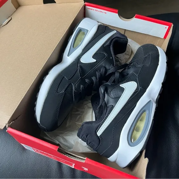NIB Nike Air Max ST Sneaker Grade Sz 7