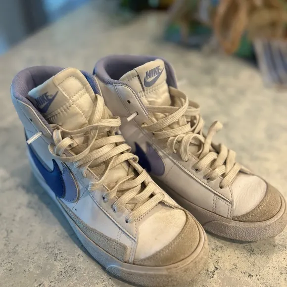 Nike shoes Nike Blazers Mid ‘77, purple youth Size 4.5