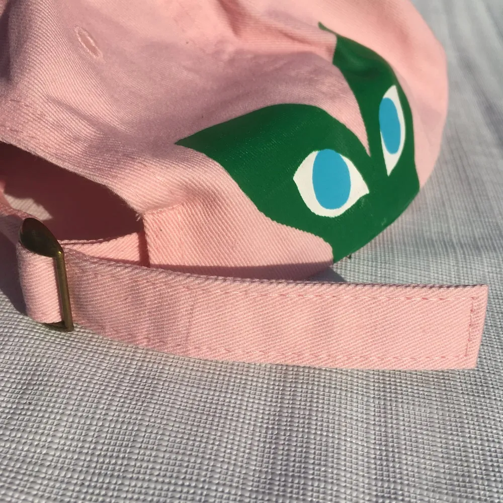 Peeking Aapi Hat Pink