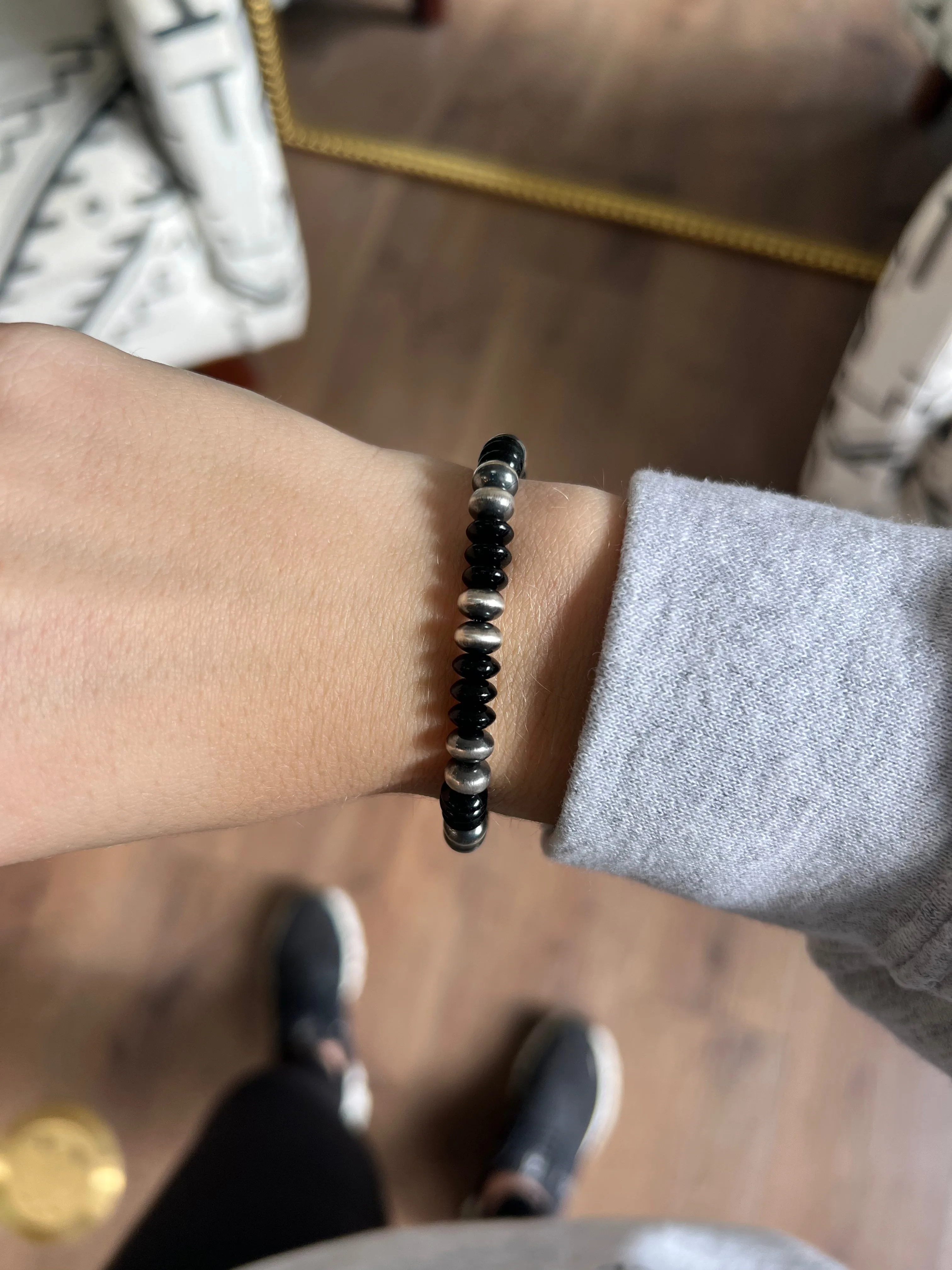 Saucer Stretch Bracelet With Onyx - 7mm