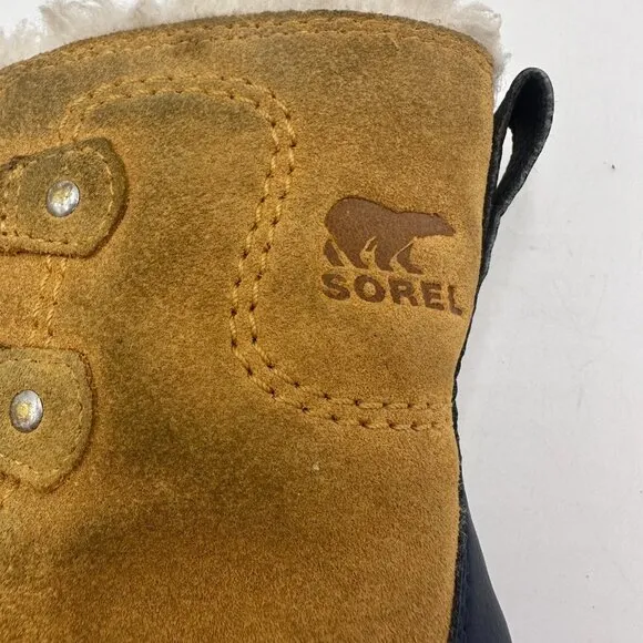 SOREL Youth Joan of Arctic Boot in Omega Taupe, Gum youth size 12