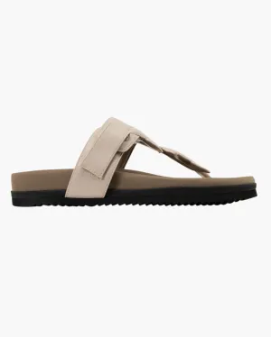 STAR SANDAL IN CEMENT