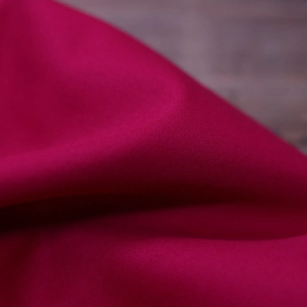 Tissu Fine Gabardine de coton unie Stretch - Framboise (Vendu par 10cm)